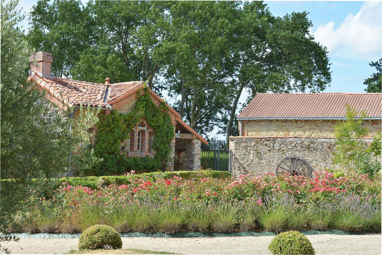 B&B Domaine De La Corbe Bournezeau Luaran gambar